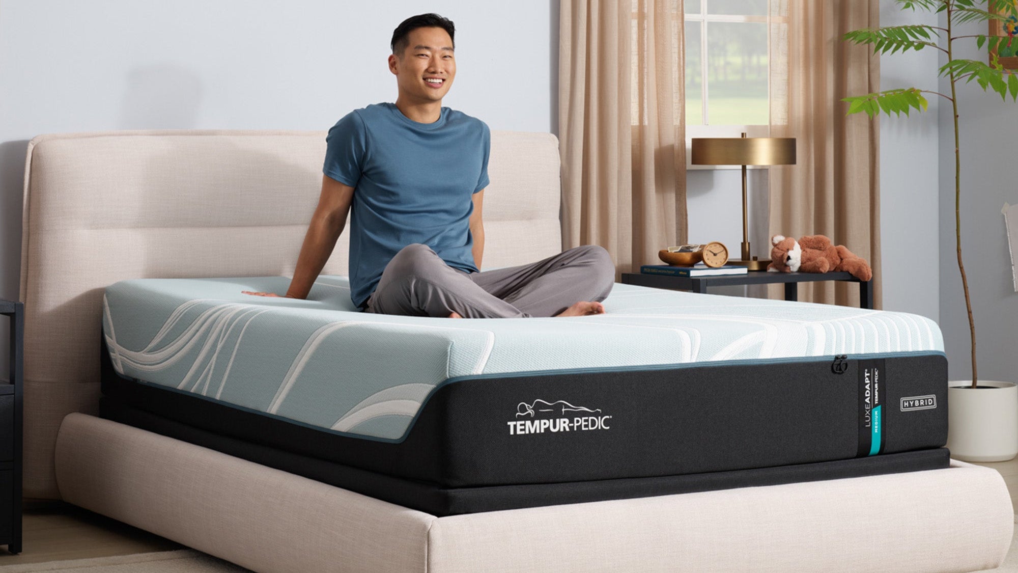 Tempur-Pedic® TEMPUR-LuxeAdapt® Hybrid Medium Mattress