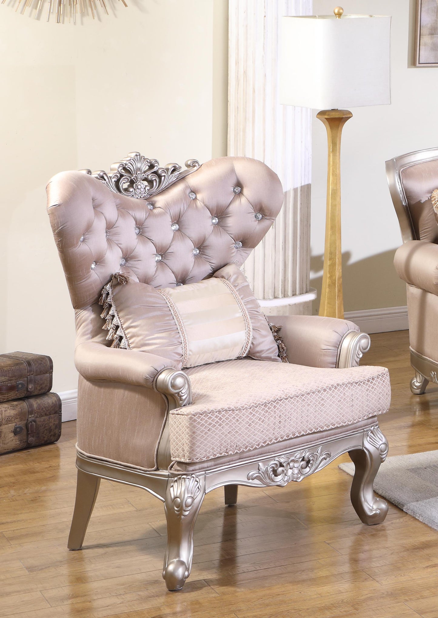 Daisy Traditional Style Chair in Pearl finish Wood